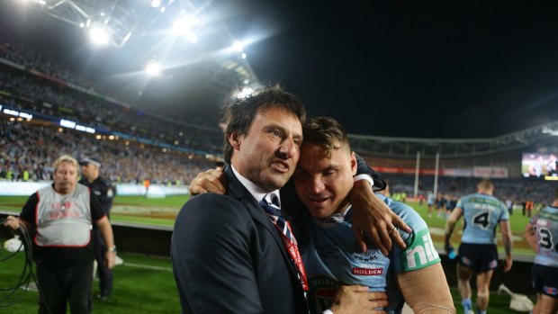 Laurie Daley celebrates NSW's Origin win with Anthony Watmough
