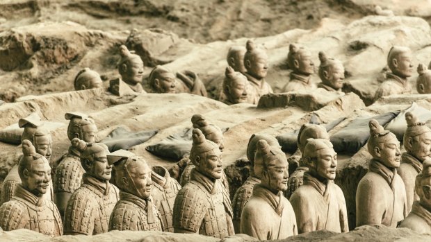 Clay statues of Chinese Qin dynasty soldiers.