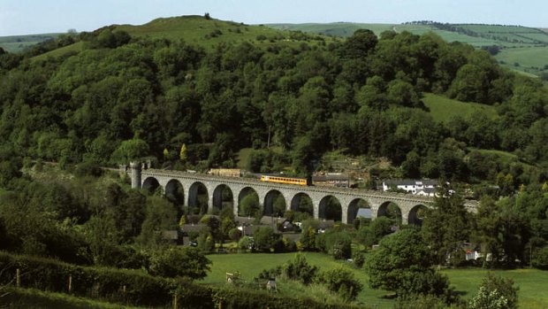 A train over the Knucklas Viaduct, Heart of Wales Line.