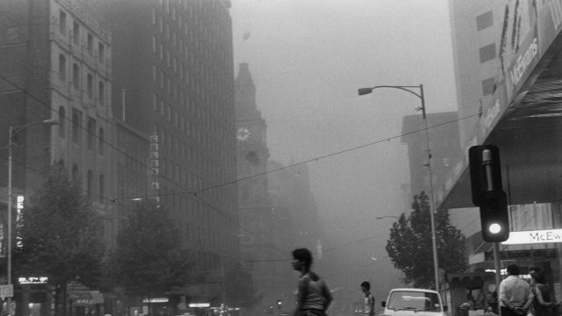 Bourke St, shortly after the giant dust storm hit Melbourne. 
