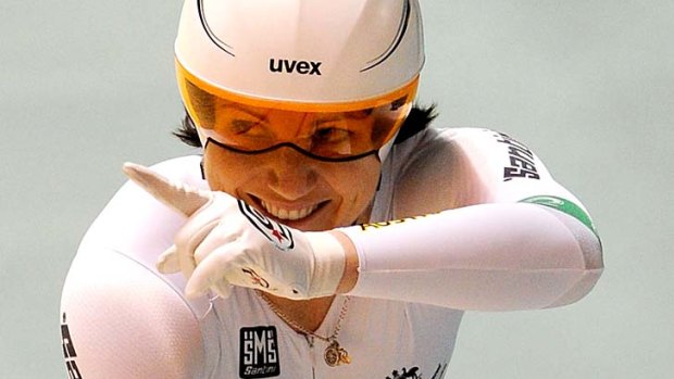 Anna Meares has broken the third world record at the World Championships.