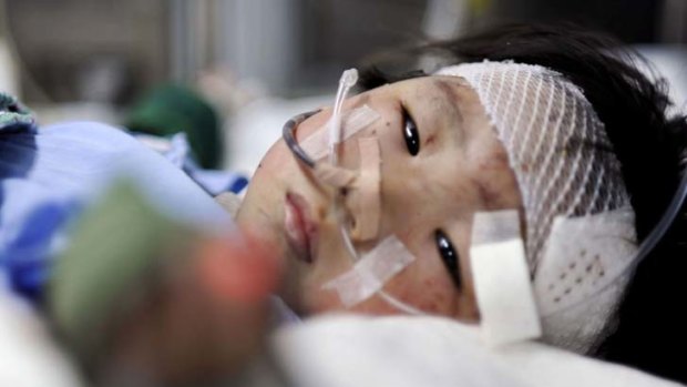 Xiang Weiyi lies in hospital, but her parents are missing.