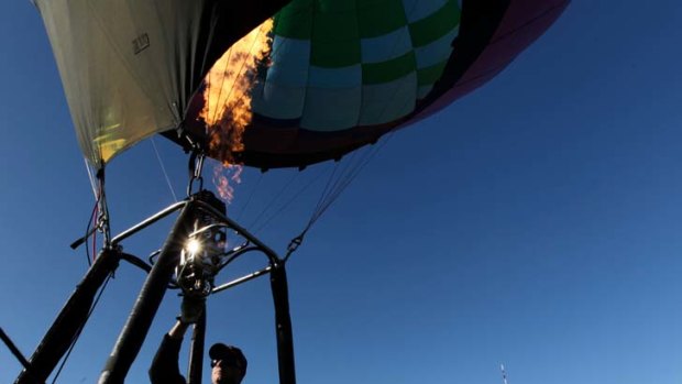 Hot air ... the framework for commercial balloonists does not provide a high level of assurance, according to an Australian Transport Safety Bureau report.