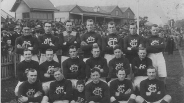 George Challis and his Carlton teammates.