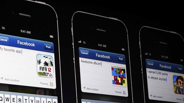 Apple will seek deeper integration of Facebook apps in iOS6.