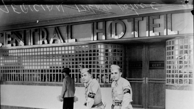 American military police outside Brisbane's Central Hotel in 1942. Their presence caused resentment among Australians.