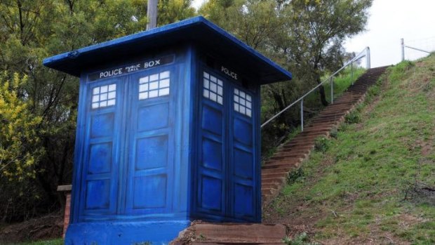 A mystery Doctor Who TARDIS appears near the Red Hill Lookout.
