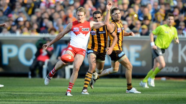 Mitch Morton snaps a second quarter goal at the AFL Grand Final 2012 at the MCG between Hawthorn and the Sydney Swans.