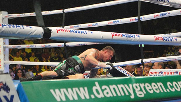 Danny Green is dealt the knockout blow from Krzysztof Wlodarczyk. <i>Photo: Geoff Smith.</i>