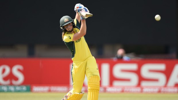 Ellyse Perry helped lead the Aussie fightback with 66 runs.