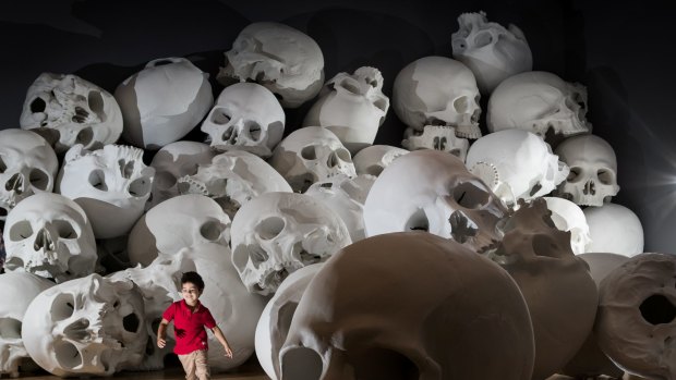 Josh runs through the work of skulls by Australian artist Ron Mueck.