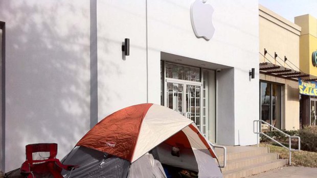 Justin Wagoner's tent outside the Apple store in Dallas.