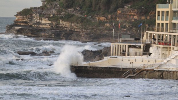 A search has resumed for a missing swimmer at Bondi Beach.