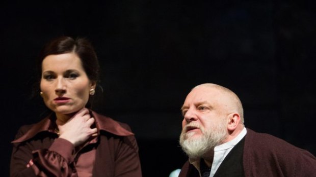 Goneril (Kate Fleetwood) and King Lear (Simon Russell Beale). 