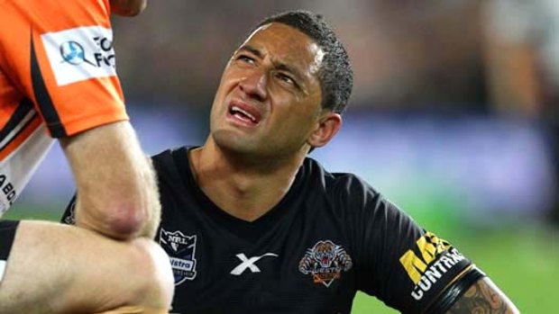 Benji Marshall of the Tigers injured his knee during the finals match against the Roosters on Saturday.