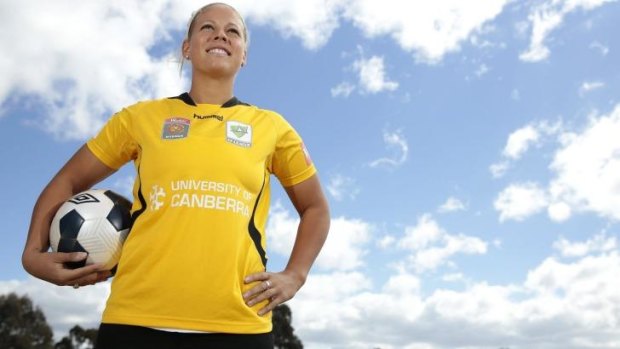  Chantel Jones admits she has big shoes to fill at Canberra United.