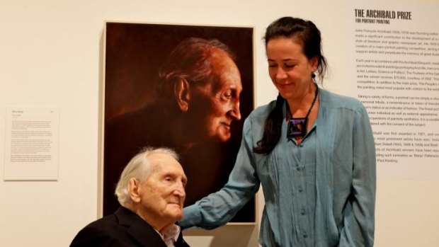 Tom Uren with his Archibald Prize portrait, and the artist who painted the work, Mirra Whale.