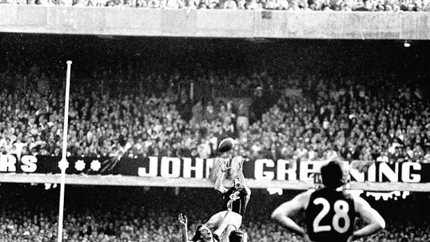 1970 grand final - Collingwood versus Carlton.  Alex Jesaulenko takes his famous mark.