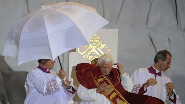 A thunderstorm interrupted the Pope's speech in Madrid.