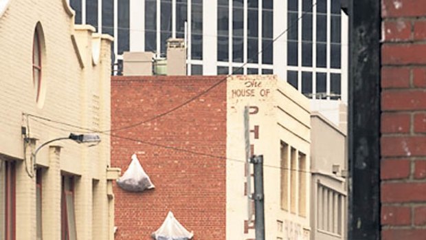 A hotel will replace the Phillips Shirts building in Little Lonsdale Street.