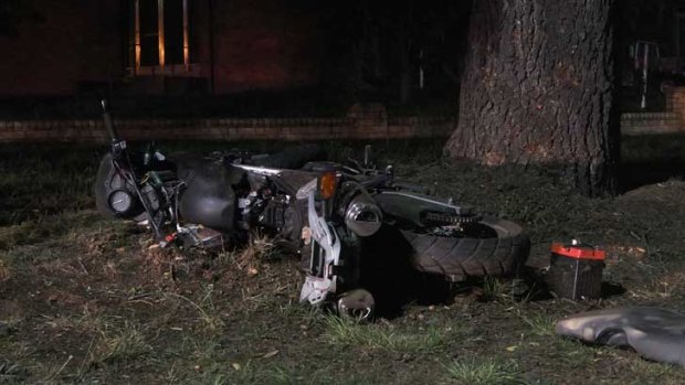 A 25-year-old motorcyclist died at Canberra Hospital after crashing on Canberra Avenue on Monday morning.