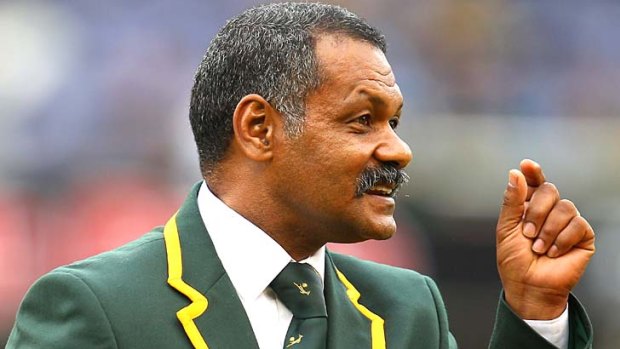 It's time for Springbok coach Peter de Villiers to admit he is part of the problem.