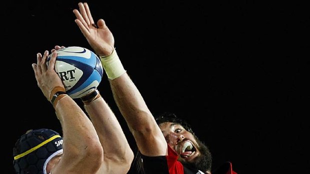 Sam Whitelock (R) has been recalled to the Crusaders' starting line-up.
