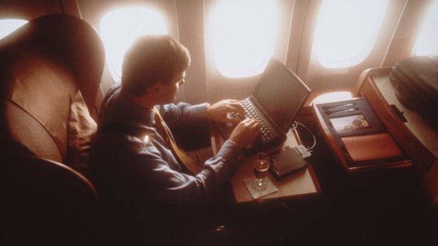 US regulators are hoping to promote competition in in-flight internet services.