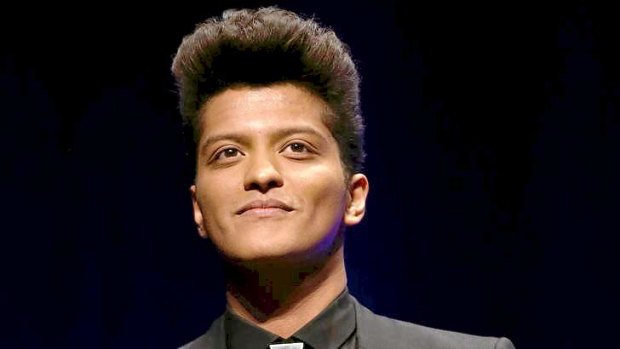 Bruno Mars trod the family-friendly line at Rod Laver Arena.