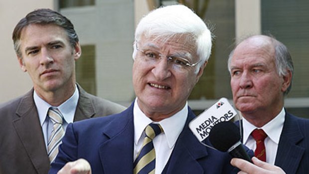 'There's momentum for change' ... independent MP Bob Katter wants Queensland's north to be split from its south.