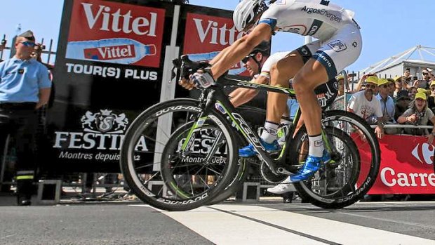 Photo finish: Marcel Kittel of Germany just pips British sprint star Mark Cavendish to win stage 12.