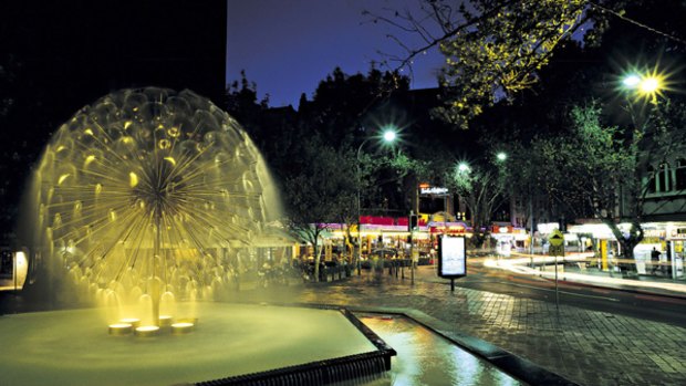 Nocturnal ... the El Alamein fountain.