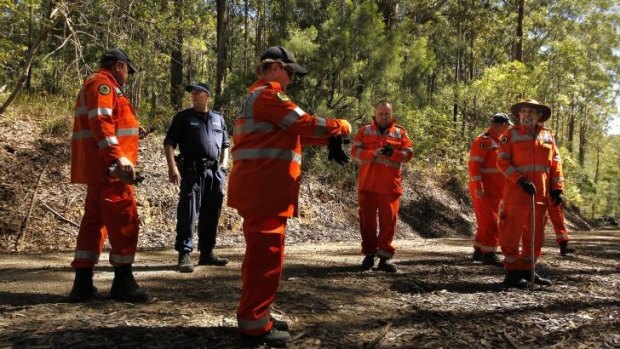 SES volunteers and police search for William.