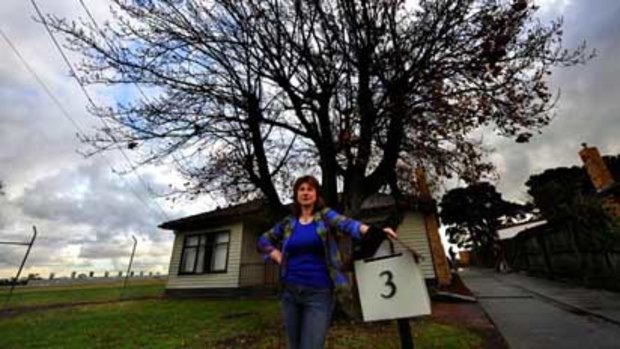 Landlord Vicki Cosentino in front of the house from the movie The Castle..