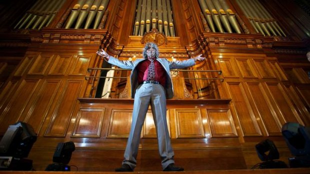 Bart Willoughby at the Town Hall organ.