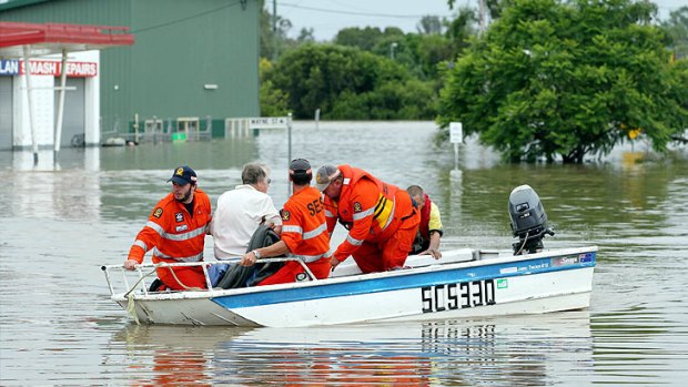 SES volunteers at work during the Queensland floods.