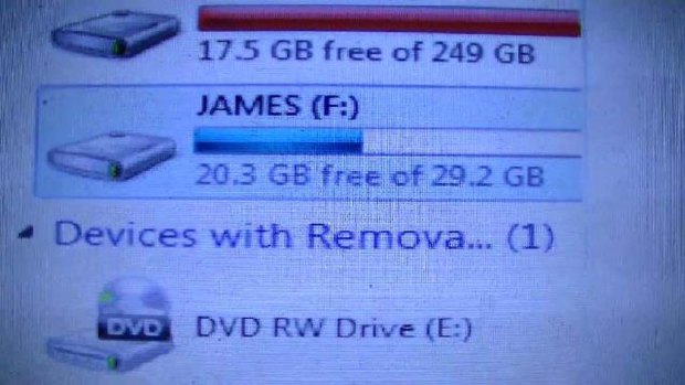 The drive was labelled 1.5TB but when Darryl plugged it in it was only 30GB.