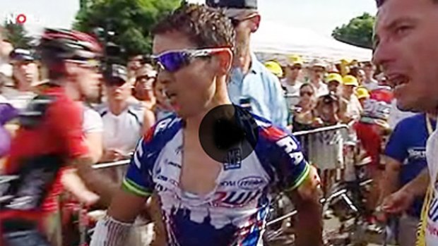 An angry Robbie McEwen wanted to confront the Tour official after the finish-line fall.
