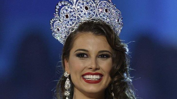 Miss Venezuela Stefania Fernandez poses after being crowned Miss Universe 2009.