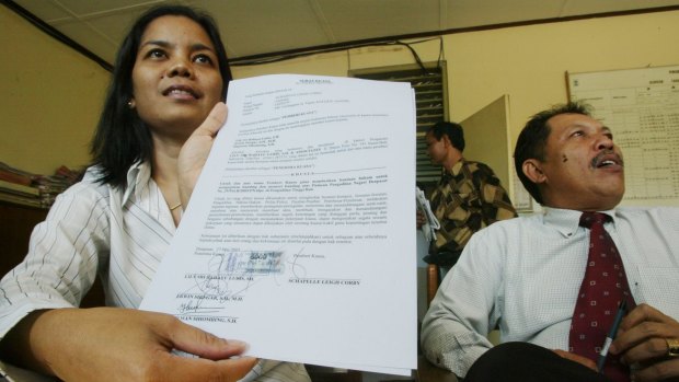 June 2005:  Lily Lubis and Erwin Siregar begin the appeal process after Schapelle Corby was sentenced to 20 years' jail.  