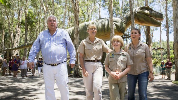Clive Palmer with the Irwin family: Terri, Robert and Bindi  at Palmersaurus dinosaur park.