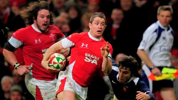 Shane Williams will miss June tours with shoulder injury.