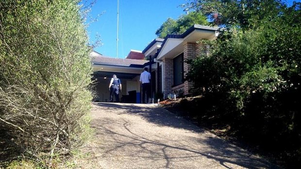 Police at the Gold Coast home where Zac Cree was allegedly hiding.