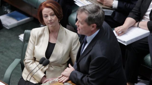The psychic predicts Bill Shorten, or another man "with glasses" will take over from Julia Gillard as Prime Minister in 2013.