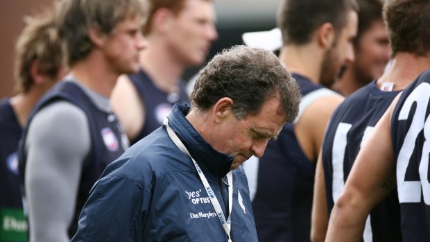 Former Carlton coach Denis Pagan thinks Carlton's management style has not improved since it sacked him in 2007.