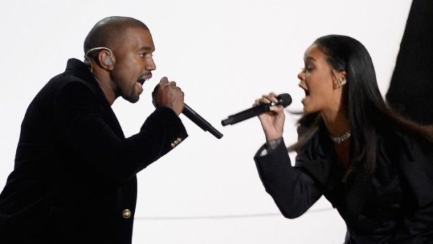 Kanye West (L) and Rihanna perform <i>FourFiveSeconds</i> during Grammys.