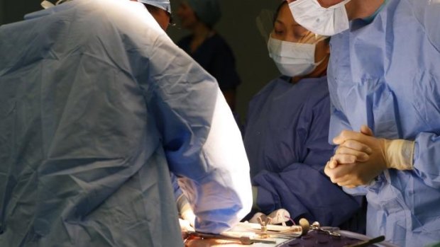 A woman had a 25kg tumour removed in Spain.