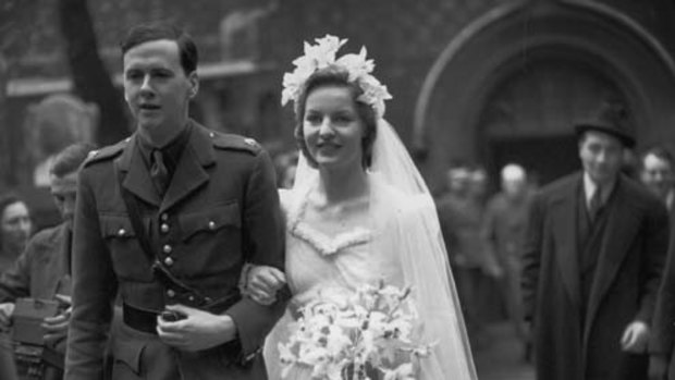 Andrew Cavendish and  Deborah Mitford after their wedding in April 1941.