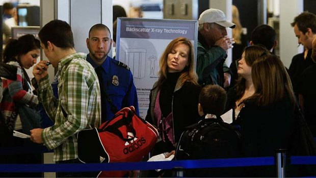 Delta Air Lines has paid for automated passport control kiosks at New York's JFK airport in order to cut waiting times that could be up to five hours.