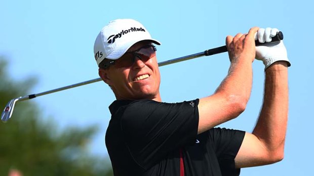 John Senden burnt on theback nine to take a two-shot lead after three rouns o the Australian Open.